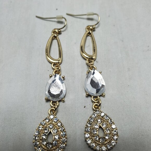 Bijou Drive Gold dangle with rhinestones earrings - Picture 3 of 7